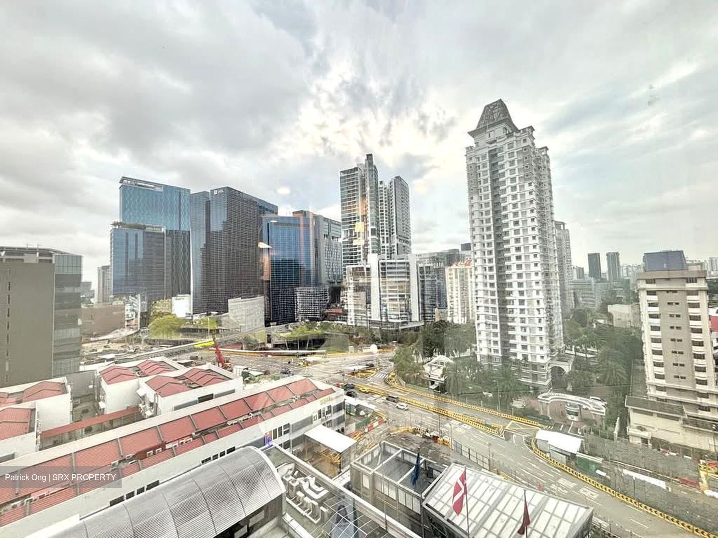 United Square (D11), Office #582818661